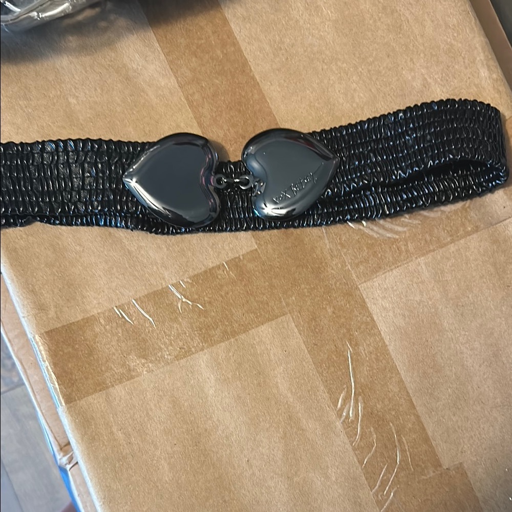 Black Heart Buckle Belt Betsey Johnson〰️